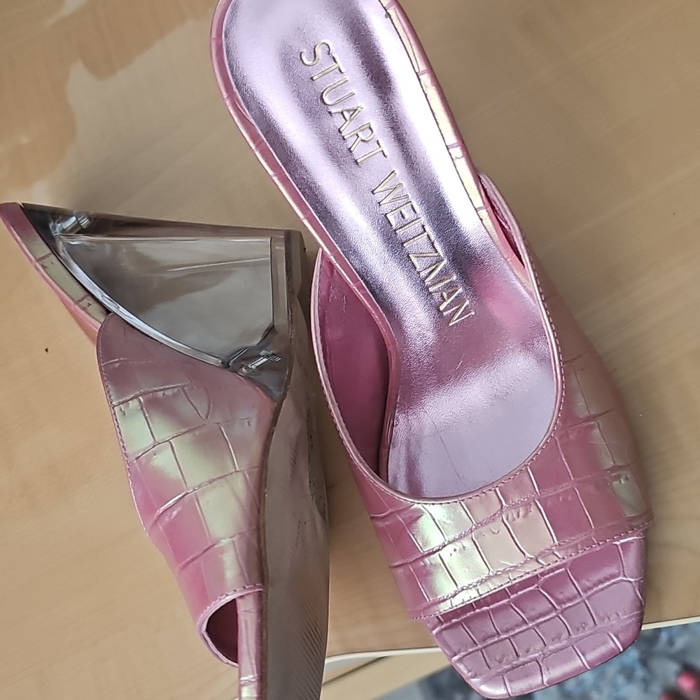 Stuart Weitzman Pink Croc-Embossed Heels
